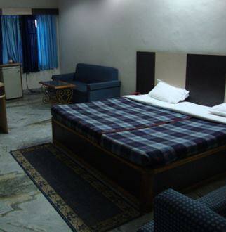 Hotel Balaji Prakash, Basti 4